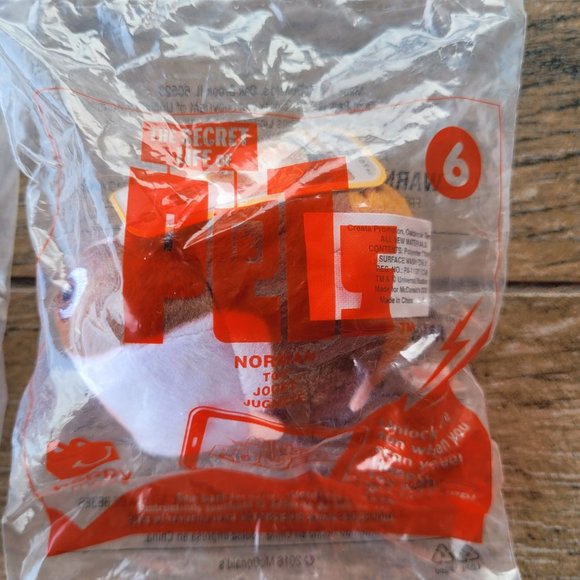 2015 McDonalds Happy Meal The Secret Life of Pets #6  & 2014 HELLO KITTY - #5 - Picture 2 of 4